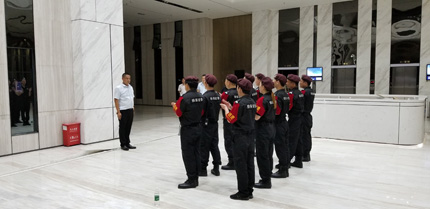 我司對駐港之龍實業(yè)進行了軍事和消防考核